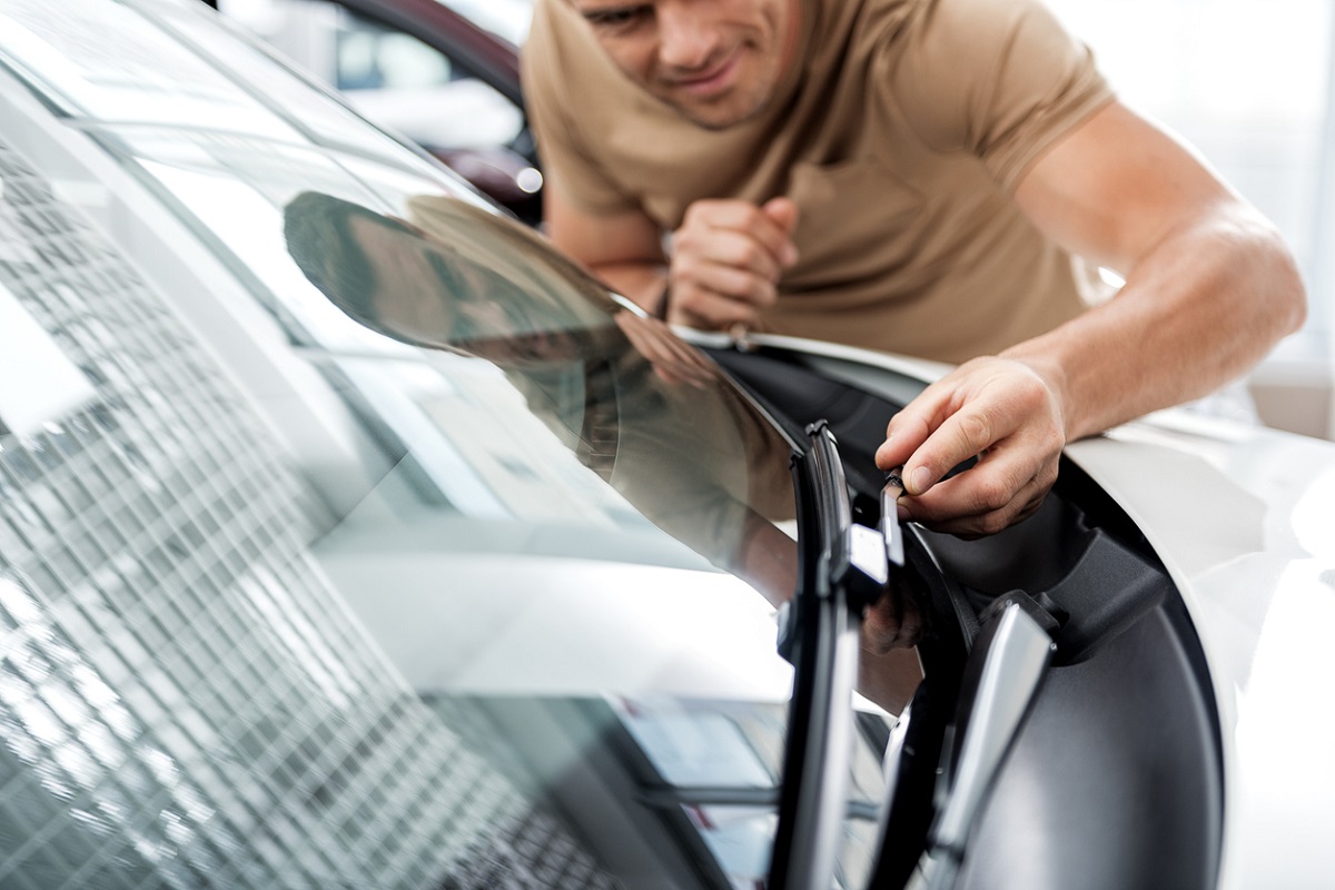 Signs That You Need Your Wiper Blades Replaced